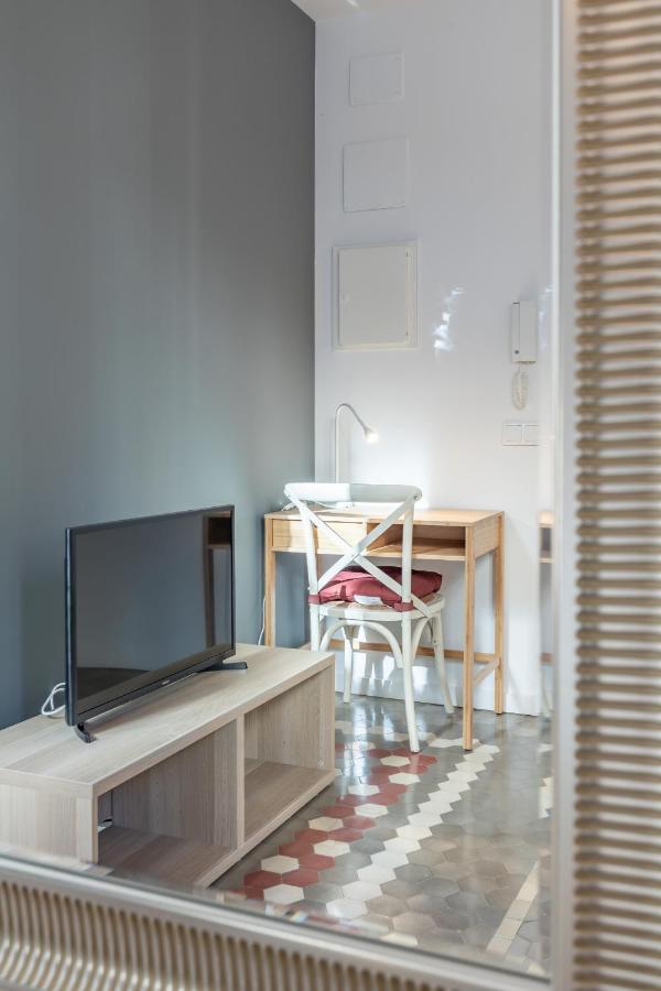 Apt With Antique Floor & Lots Of Sun Light Valencia Bagian luar foto