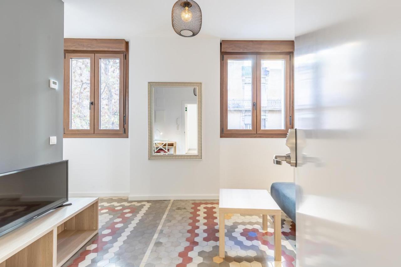 Apt With Antique Floor & Lots Of Sun Light Valencia Bagian luar foto