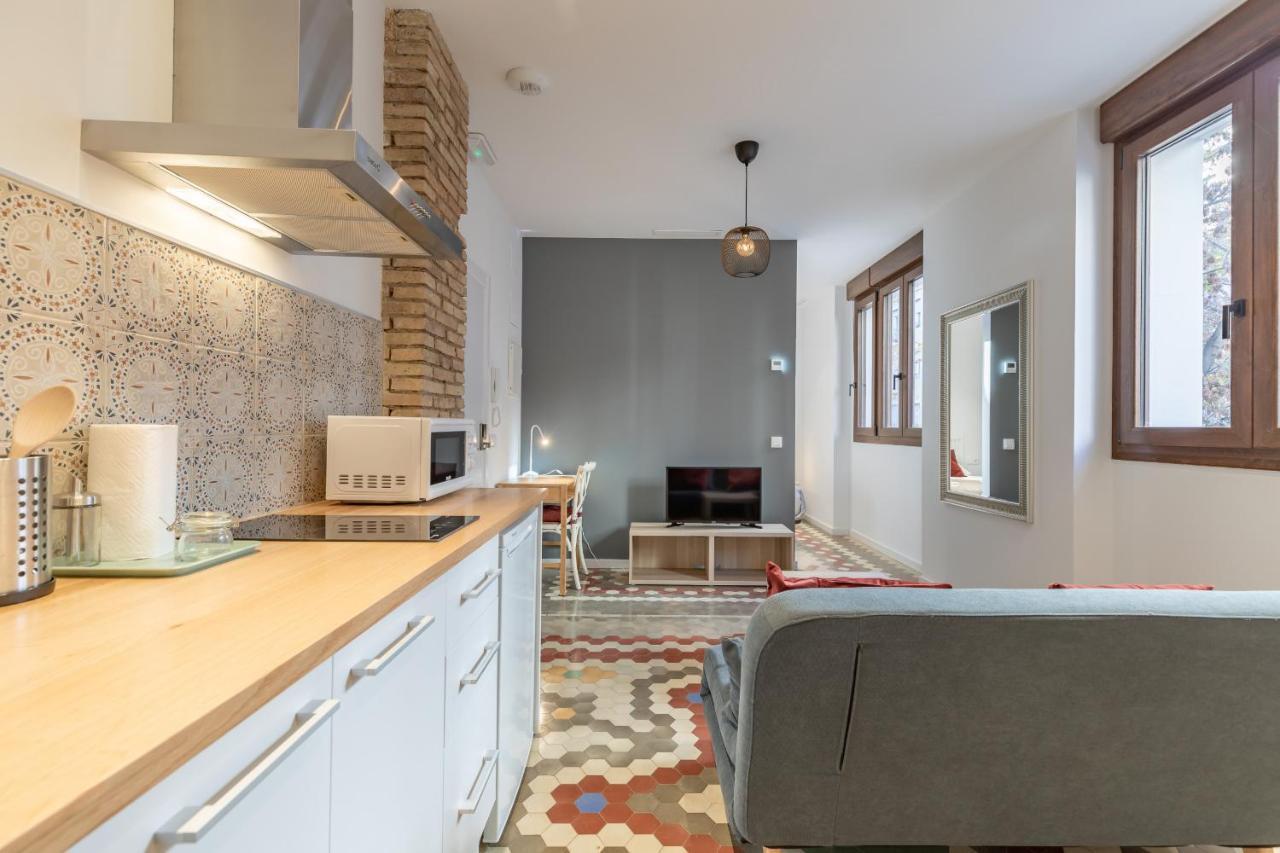 Apt With Antique Floor & Lots Of Sun Light Valencia Bagian luar foto